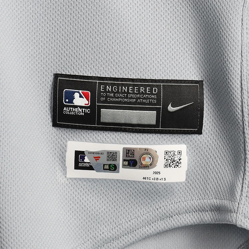Maillot Nike gris Oneil Cruz des Pirates de Pittsburgh (n° 15) utilisé lors du match contre les Angels de Los Angeles le 23 avril 2025