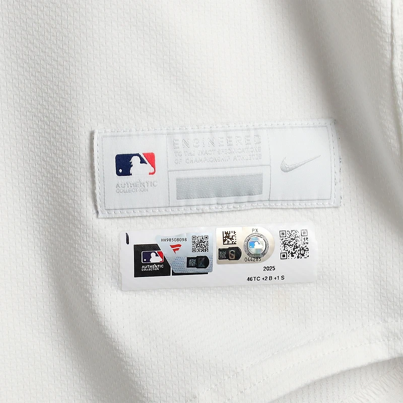 Maillot Nike blanc n° 15 des Pirates de Pittsburgh Oneil Cruz, utilisé lors de plusieurs matchs de la saison 2025 de la MLB