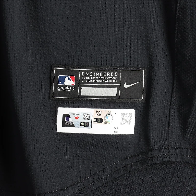 Maillot Nike noir n° 2 de Spencer Horwitz, des Pirates de Pittsburgh, utilisé lors du match contre les Phillies de Philadelphie, le 17 mai 2025