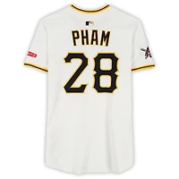 Maillot Nike blanc n° 28 de Tommy Pham des Pirates de Pittsburgh, utilisé lors de plusieurs matchs de la saison 2025 de la MLB