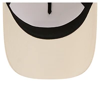Casquette trucker ajustable New Era pour femme, beige clair, Pittsburgh Pirates, écusson ton sur ton 9FORTY M-Crown A-Frame, modèle 9FORTY M-Crown, avec patch M ton sur ton et écusson M ton sur ton.