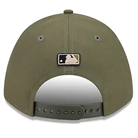 Casquette ajustable New Era Green Pittsburgh Pirates 2026 Journée des forces armées 9FORTY M-Crown pour jeunes