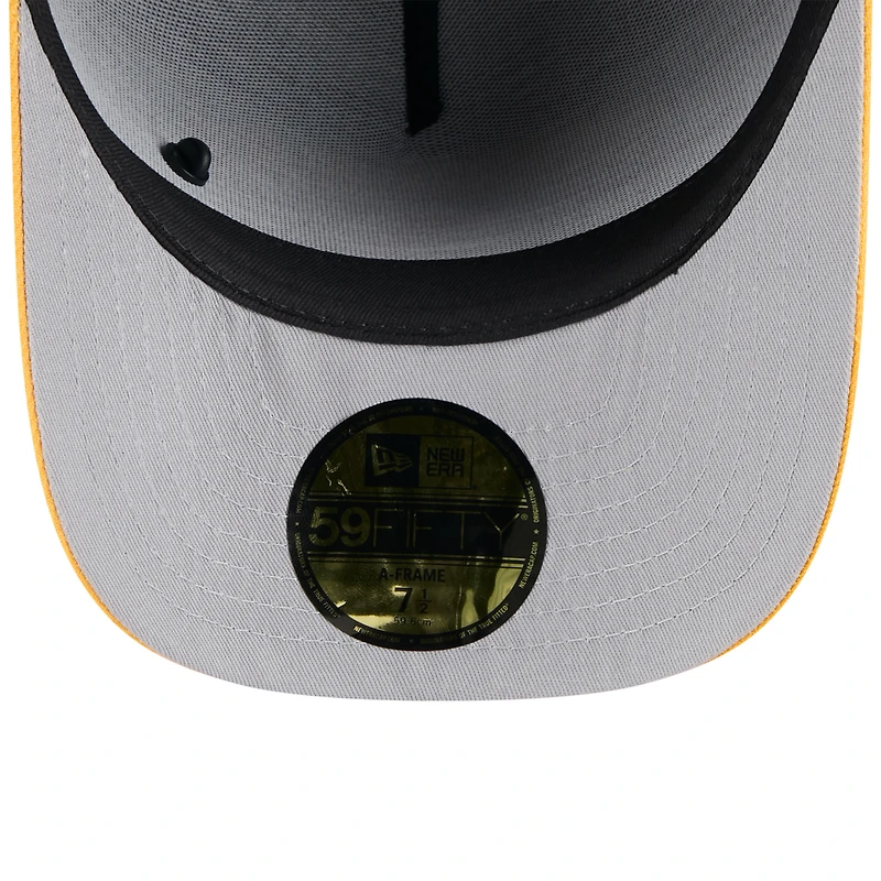 Casquette ajustée New Era 59FIFTY noire/dorée pour homme, modèle A-Frame, repêchage NFL 2025 des Pittsburgh Steelers, sur scène