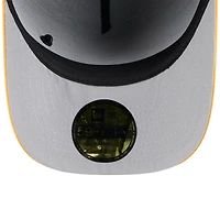 Casquette ajustée New Era 59FIFTY noire/dorée pour homme, modèle A-Frame, repêchage NFL 2025 des Pittsburgh Steelers, sur scène