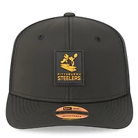 Casquette ajustable noire New Era Pittsburgh Steelers 2025 Sideline Throwback 9SEVENTY Trucker pour homme