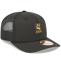 Casquette ajustable noire New Era Pittsburgh Steelers 2025 Sideline Throwback 9SEVENTY Trucker pour homme