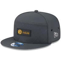 Casquette snapback 9FIFTY à panneau fendu sur le côté des Steelers de Pittsburgh 2025 de New Era pour homme, couleur anthracite