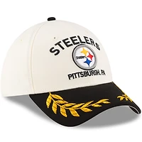 Casquette New Era 39THIRTY Flex crème/noire pour homme des Pittsburgh Steelers, repêchage NFL 2025