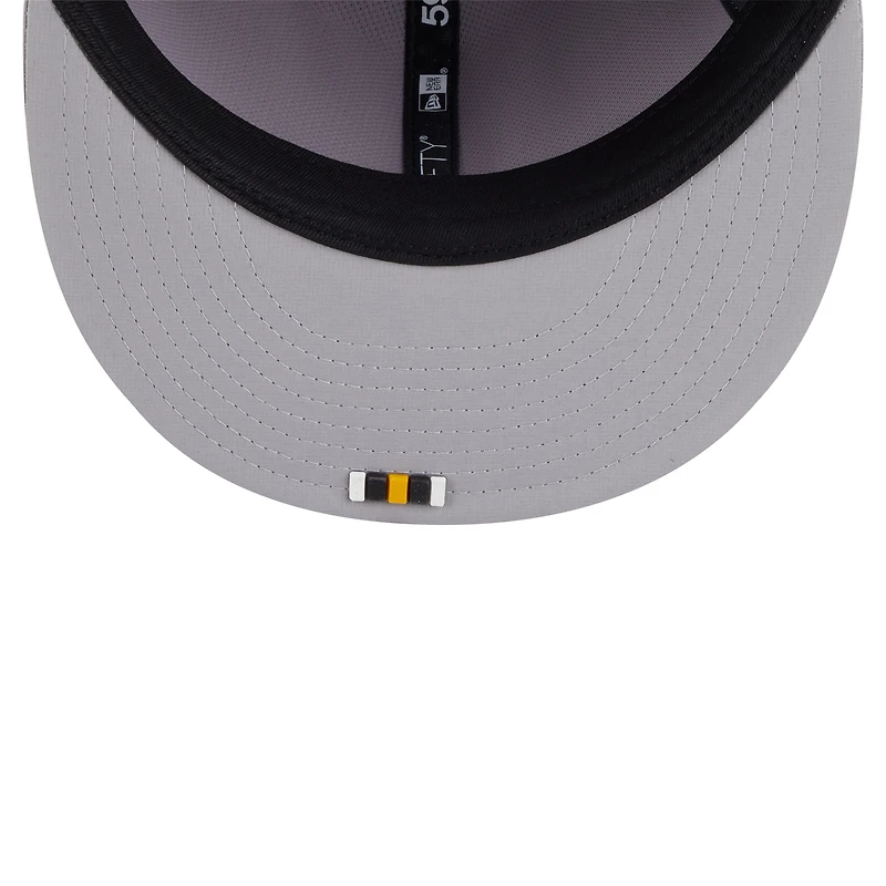 Casquette ajustée New Era grise Pittsburgh Steelers 2025 Sideline Quill Tech 59FIFTY pour homme