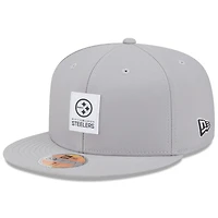 Casquette ajustée New Era grise Pittsburgh Steelers 2025 Sideline Quill Tech 59FIFTY pour homme