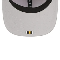 Casquette camionneur ajustable grise New Era 9SEVENTY des Pittsburgh Steelers 2025 Sideline pour homme