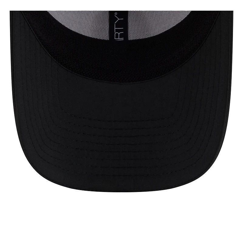 Casquette New Era 39THIRTY Flex blanche/noire pour homme, camp d'entraînement NFL 2025 des Pittsburgh Steelers