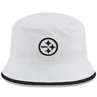 Bob New Era blanche extensible pour homme, camp d'entraînement NFL 2025 des Pittsburgh Steelers
