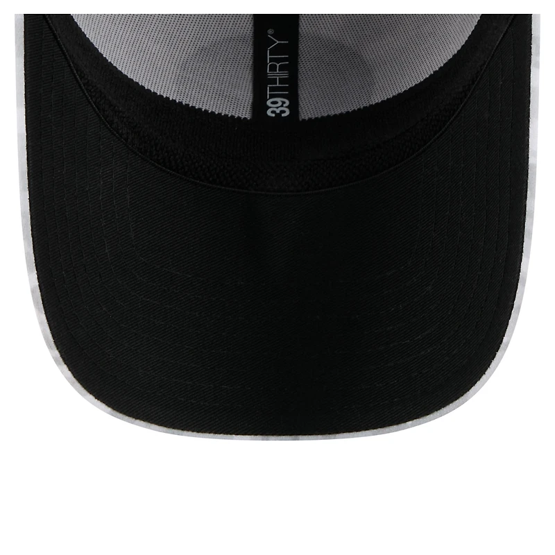 Casquette New Era blanche Pittsburgh Steelers 2025 Salute to Service pour homme, pack fan 39THIRTY Flex