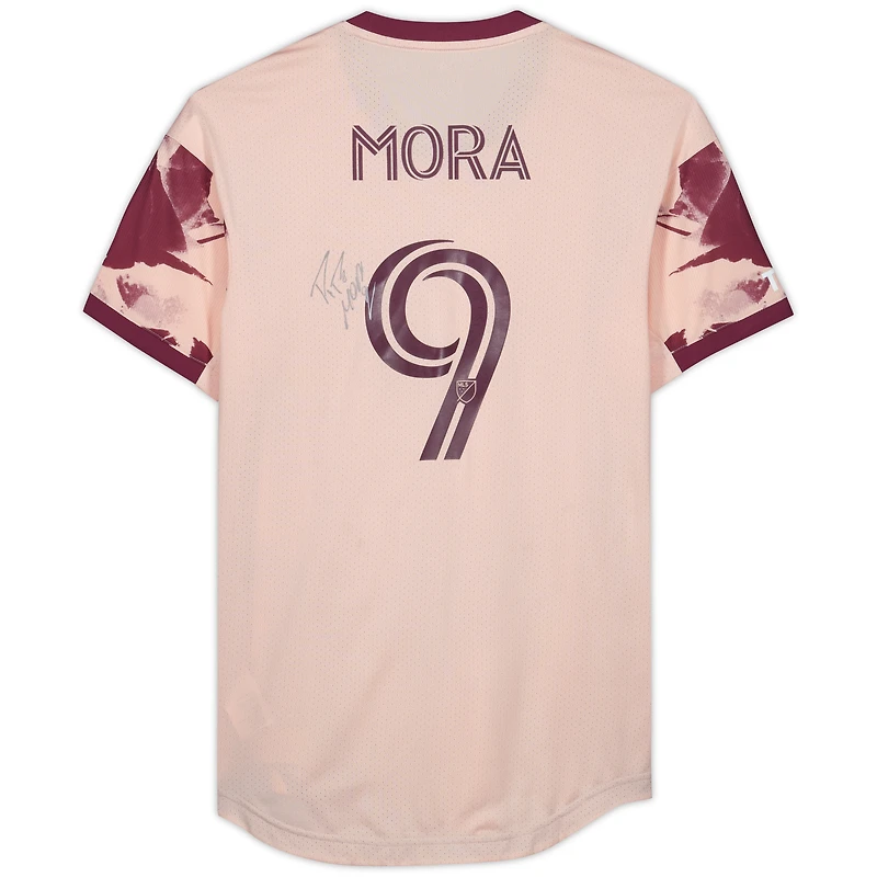Maillot rose n°9 autographié par Felipe Mora des Portland Timbers lors de la saison 2023 de la MLS