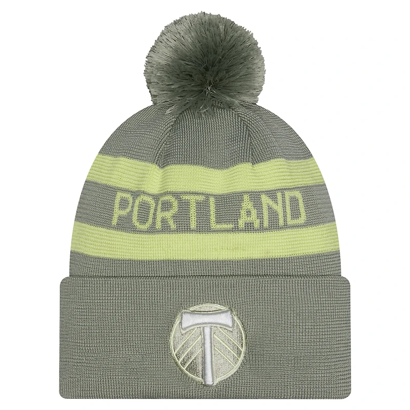 Bonnet New Era vert Portland Timbers 2026 pour homme, à revers crocheté et pompon