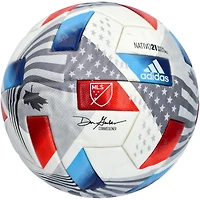 Ballon de football utilisé lors du match des Portland Timbers lors de la saison 2021 de la MLS