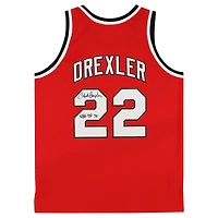 Maillot Swingman rouge dédicacé par Clyde Drexler des Portland Trail Blazers Mitchell & Ness 1983-84 avec inscription « NBA Top 75 »