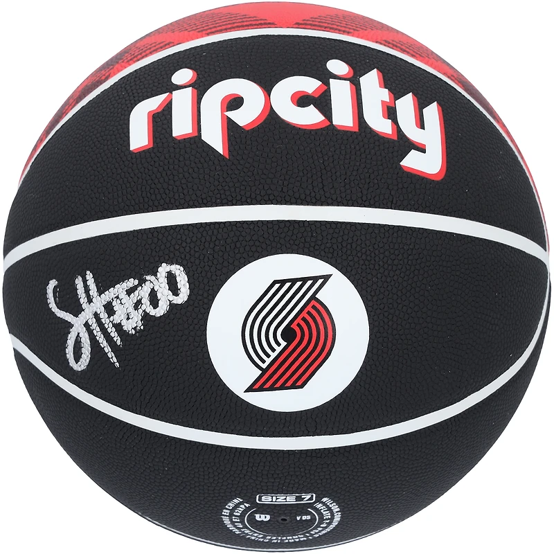 Ballon de basket-ball de collection Wilson Rip City Edition autographié par Scoot Henderson des Portland Trail Blazers
