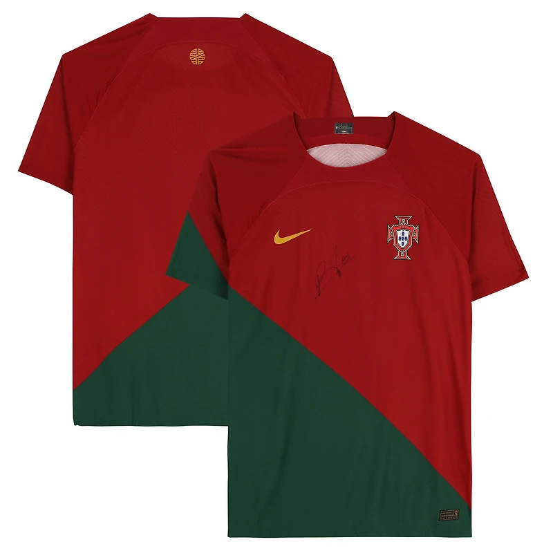 Maillot domicile 2022-23 autographié par Bruno Fernandes de l'équipe nationale du Portugal - Signature sur le devant