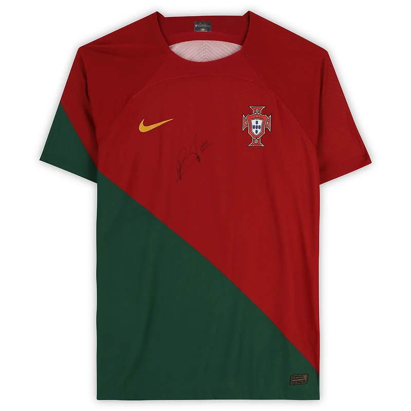 Maillot domicile 2022-23 autographié par Bruno Fernandes de l'équipe nationale du Portugal - Signature sur le devant