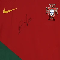 Maillot domicile 2022-23 autographié par Bruno Fernandes de l'équipe nationale du Portugal - Signature sur le devant