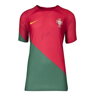 Maillot domicile 2022-23 autographié par Bruno Fernandes de l'équipe nationale du Portugal - Signature sur le devant