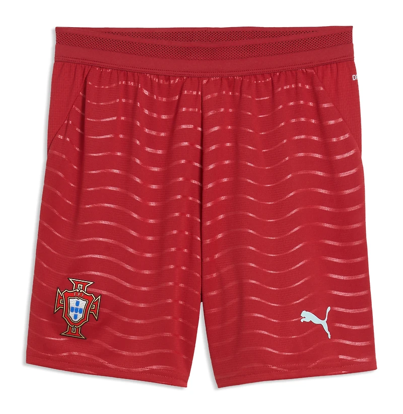 Short réplique Puma rouge de l'équipe nationale du Portugal pour jeunes (2026)