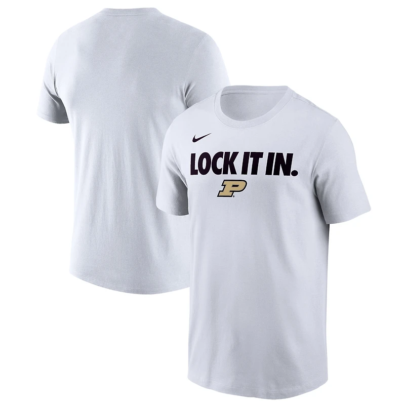 T-shirt Nike blanc pour homme Purdue Boilermakers 2026, porté sur le banc de touche