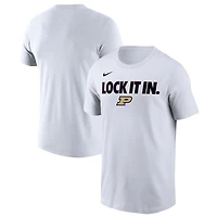 T-shirt Nike blanc pour homme Purdue Boilermakers 2026, porté sur le banc de touche