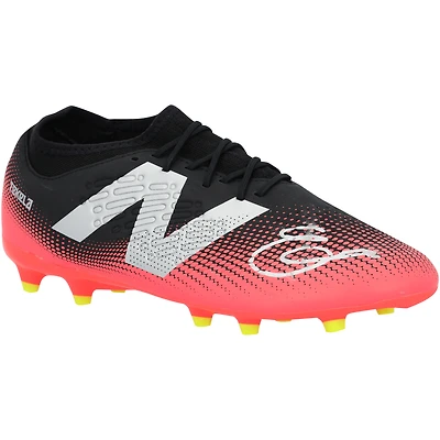 Crampons New Balance noirs et roses autographiés par Endrick du Real Madrid