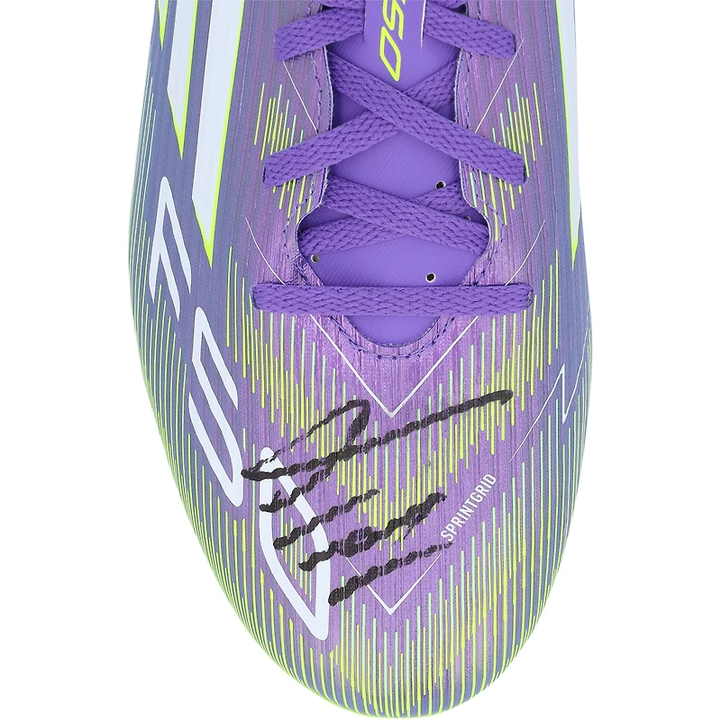 Crampons de football adidas F50 violets et jaunes autographiés par Franco Mastantuono du Real Madrid