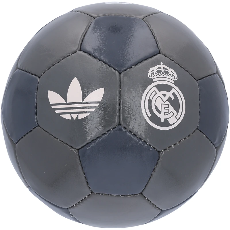 Ballon de football gris/bleu marine dédicacé par Gareth Bale du Real Madrid