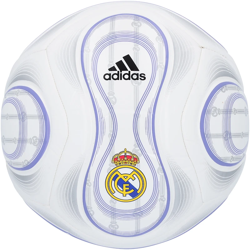 Ballon de football adidas dédicacé par Karim Benzema du Real Madrid