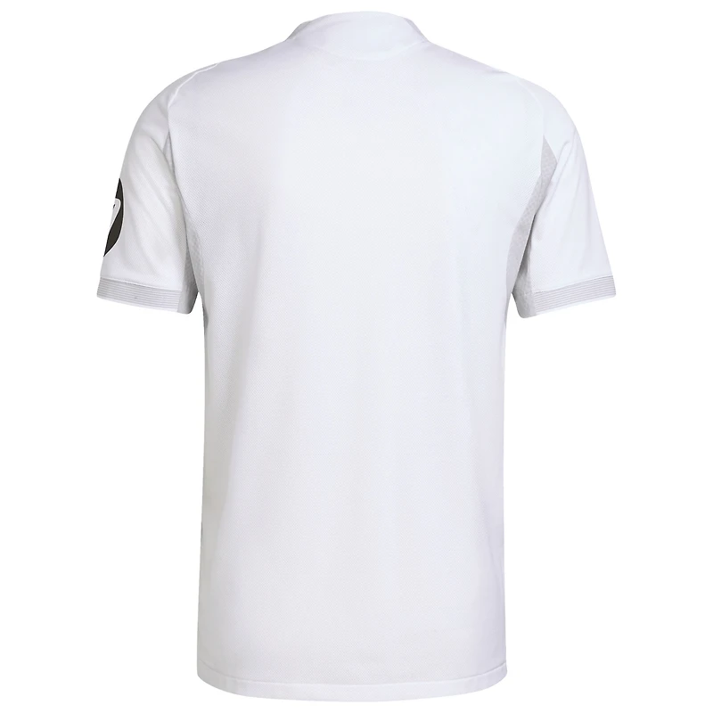 Maillot domicile authentique adidas Real Madrid blanc 2025/26 pour homme