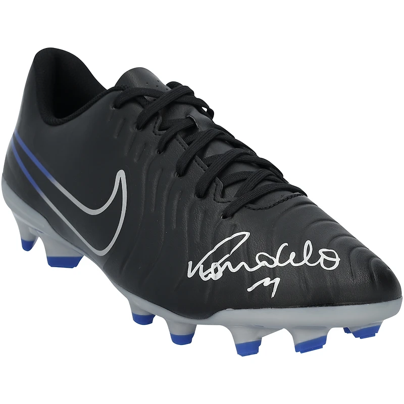 Chaussure de football Nike Tiempo noire dédicacée par Ronaldo Nazario du Real Madrid
