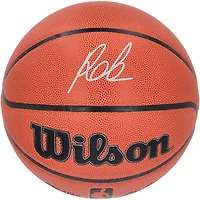 Ballon de basket-ball Wilson Authentic Series autographié par Rob Dillingham des Chicago Bulls, utilisable en intérieur et en extérieur.