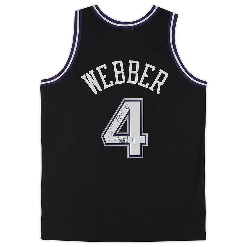Maillot réplique Mitchell & Ness noir de Chris Webber, Sacramento Kings, saison 2000-2001, autographié et portant l'inscription « HOF 21 ».