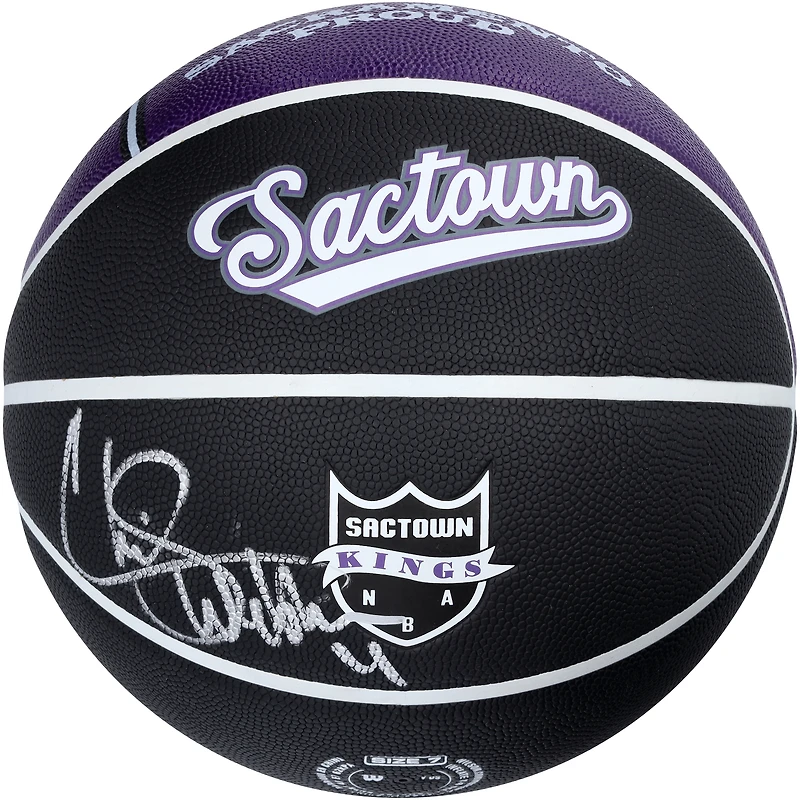 Ballon de basket-ball de collection dédicacé par Chris Webber Sacramento Kings 2022-2023 Wilson City Edition