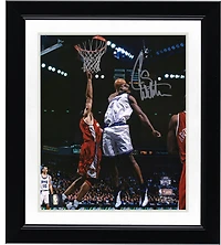 Chris Webber Sacramento Kings Autographed 8'' x 10'' Dunk vs. Hawks Photograph