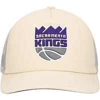 Casquette réglable crème Mitchell & Ness Sacramento Kings Trucker pour hommes