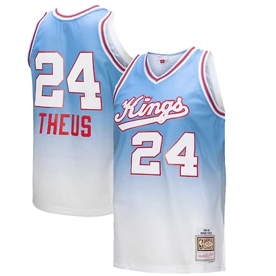 Maillot Homme Mitchell & Ness Reggie Theus Blanc/Bleu Clair Sacramento Kings 1985/86 Hardwood Classics Fadeaway Swingman Player