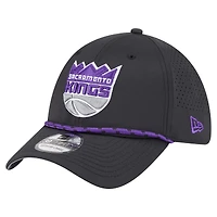 Casquette New Era noire Sacramento Kings Featherweight Poly Rope Flex 39Thirty pour homme
