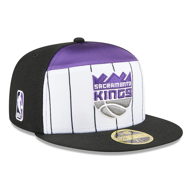 Casquette ajustée New Era 59FIFTY Sacramento Kings 2025 NBA Tip Off Split Panel pour homme, blanche et noire