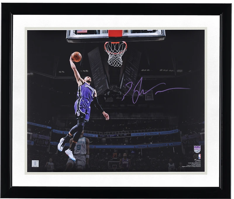 Photo dédicacée de Zach LaVine (Sacramento Kings) - 40 x 50 cm (16 x 20 pouces) - Dunking Spotlight