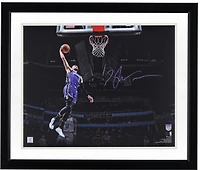Photo dédicacée de Zach LaVine (Sacramento Kings) - 40 x 50 cm (16 x 20 pouces) - Dunking Spotlight