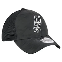 Casquette New Era noire San Antonio Spurs Subtle Camo 39THIRTY Flex pour homme