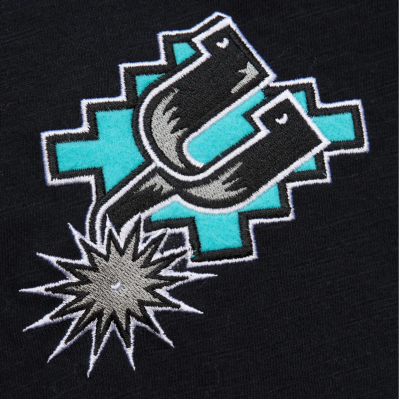 Men's Mitchell & Ness Black San Antonio Spurs Hardwood Classics Felt Applique Slub T-Shirt