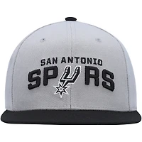 Men's Mitchell & Ness Gray/Black San Antonio Spurs Side Core 2.0 Snapback Hat