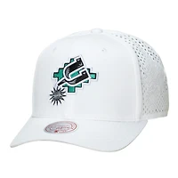 Men's Mitchell & Ness White San Antonio Spurs Perfect Lightweight Pro Crown Adjustable Hat